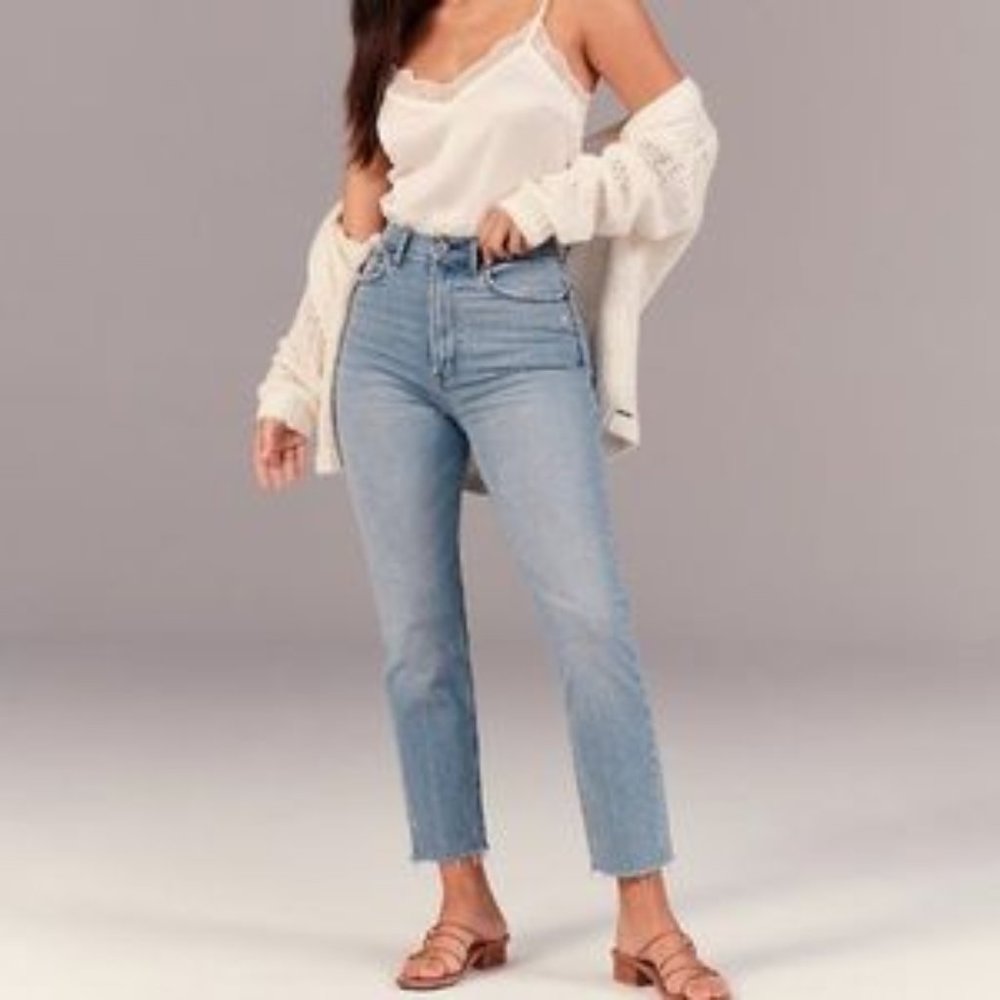 Abercrombie Curve Love Ultra High Rise Ankle Straight Jeans  Size 25/0